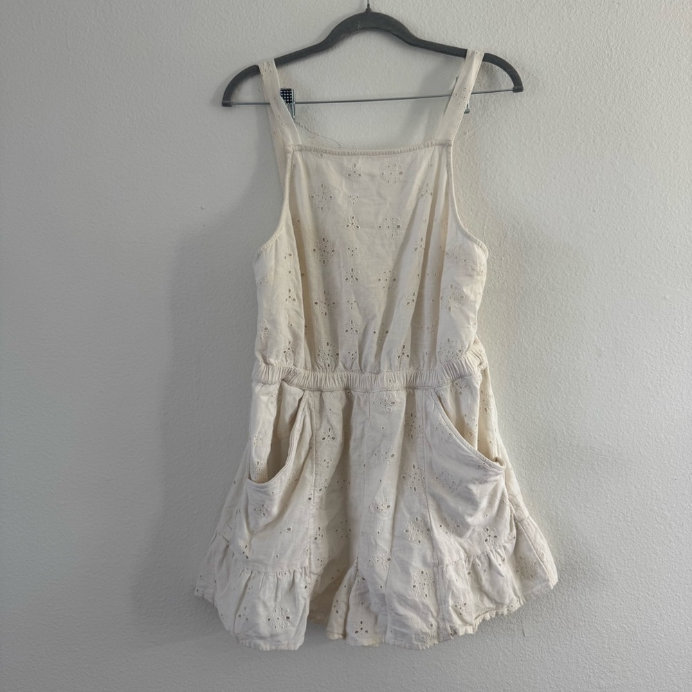AE American Eagle Women’s White Eyelet Tie Back Ruffle Romper Size Large